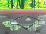 【スマートブレーキサポート】走行中に前方の車両等を認識し、衝突しそうな時は警報とブレーキで衝突回避と被害軽減をアシスト。より安全にドライブをお楽しみいただけます。