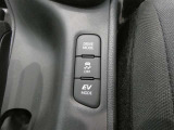 トラクションコントロール装備です。すべりやすい路面での発進時や加速時にタイヤの空転を抑え、駆動力確保に貢献する機能です。詳細は販売店スタッフまでおたずねください。