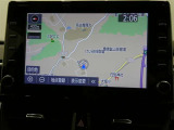 ディスプレイオーディオ搭載 ナビとしての機能はもちろん、お手持ちのスマホと連携しスマホ内の音楽を聴いたり、メッセージの受信等色々な事が出来ます