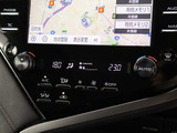 ★使いやすさや安全性を追求したステアリング周り!高級車ゆえにスイッチ類が多いのも特徴ですね!考え尽くされた配置ですぐに使いこなす事が出来ますのでご安心下さい!是非、体感してみて下さい!!