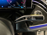 メルセデスベンツでは殆どが電子コラムシフトを採用しており、前進後退の切り替えをスムーズに行うことが出来ます。