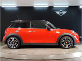☆MINIの車の始まりは大人四人がギリギリ乗れるコンパクトな車です!!今となっては3ナンバーですが、もともとは5ナンバーの車でした!!