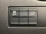 運転席脇のクラスタースイッチ部分にはアイドリングストップOFF、その他走行系スイッチを集中配置しております。