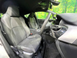 運転席シート廻りは使用感も少なく、良好な状態となっています。丁寧に使われていたことがよくわかりますね。