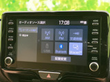 AM・FMやUSB、Bluetoothなど、選択できる音源が画面に表示されています。使いたい項目を見つけやすく、毎日の通勤から休日のお出かけまで活用しやすい装備です。