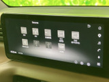 ラジオやBluetooth、テレビなど複数の音源を画面から選べます。使いたい機能を一覧から探しやすく、日々の移動や休憩時間に合わせて活用できる装備です。