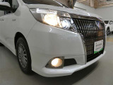 LEDヘッドライトです。デザイン性がよくとても明るいので、夜間の走行や悪天候でも安心です。しかも長寿命!