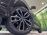 【純正18インチアルミホイール】外観にマッチした純正アルミホイールを装着しております。各種社外アルミホイールや、スタッドレスタイヤも取扱いしております。是非ご相談ください♪