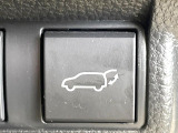【パワーバックドア】スマートキーや運転席のボタンを押すだけでリアゲートが自動で開閉します!荷物を持っている時や、高い位置にあるバックドアを閉める際に便利な機能です♪