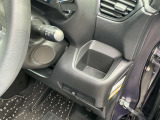 運転席、助手席の前にドリンクホルダ-が付いています!