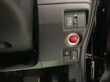 運転席から各種ボタン操作がしやすい設計♪シンプルでありながら質感にもこだわりを感じる素敵なデザインです!