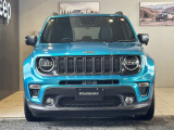 Jeep伝統の丸目のヘッドライトにセブンスロットグリル!一目でJeepだとわかります。