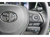 レーダークルーズコントロール(全車速追従機能付)付きです。車速に応じて追従支援してくれるので、ロングドライブも快適です。詳細は販売店スタッフまでおたずねください。
