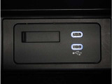 【USB接続】USB接続も可能です。スマートフォンと連動して音楽も再生可能です。
