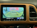 【バックカメラ】運転が苦手な方も車庫入れラクラクです!ギアをリバースに入れれば自動的に切り換わりますので、面倒な操作は不要です♪狭い駐車場もお車を傷つけず安心ですね!