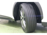 タイヤサイズはハイスペックな225/55R18。