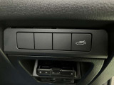 車内からリアゲートの開閉ができます