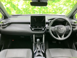 前方へ広がる視界と、運転席・助手席のゆとりある配置が特徴の運転空間。前席に座った際も周囲を見渡しやすく、同乗者との会話も楽しめます。
