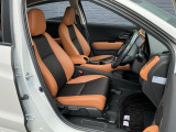 フロントシートです!!セパレートシートなのでお尻をしっかりホールド!!スポーティな運転にも最適です!!