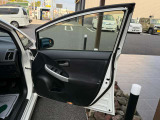 運転席側ドアトリムもご覧の状態です!!