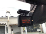 今話題のドライブレコーダーも付いています。