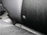 ◆ISOFIX◆シートベルトいらずでチャイルドシートと固定金具を連結するだけでガッチリ固定できます。