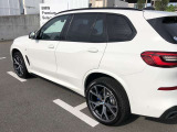 車両の詳細、ご質問につきましては、営業スタッフまでお気軽にご連絡下さいませ。遠方のお客様には実車の詳細動画送信も承ります。お問合せをお待ち致しております。