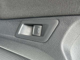 運転席側からでもバックドアが開けれます☆