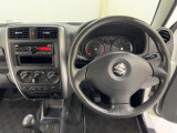 このハンドルを握った時に、車を所有している優越感を味わえますね