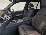 BMWプレミアムセレクション前橋では、高年式低走行モデルからMモデル、年式が経ちなかなかディーラーでは見かけないモデルまで幅広いラインナップで認定中古車を取り扱っております。品質に自信があります。