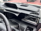 運転席前にも収納ポケットが装備!
