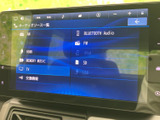 ラジオやBluetooth Audioなど、複数の音源が一覧で表示され、使いたい項目を選びやすい画面です。日常の移動や休憩時間に、好みに合わせた音楽や音声を楽しめます。