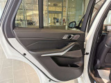 BMWプレミアムセレクション前橋では、高年式低走行モデルからMモデル、年式が経ちなかなかディーラーでは見かけないモデルまで幅広いラインナップで認定中古車を取り扱っております。品質に自信があります。