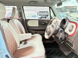 運転席シート廻りは使用感も少なく、良好な状態となっています。前オーナー様が丁寧に使っていたことがよくわかりますね。
