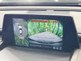 【パノラミックビューモニター】専用のカメラにより、上から見下ろしたような視点で360度クルマの周囲を確認することができます☆死角部分も確認しやすく、狭い場所での切り返しや駐車もスムーズに行えます。