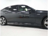 ドレスアップに効果があるモデリスタ製エアロパーツ装着車です。