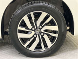 純正のアルミホイール装着。タイヤサイズは165/65R14