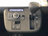 温度を設定すれば、自動で車内の温度管理をしてくれる優れものです♪ATミッションで運転楽々