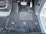 運転席のフロアマットです。