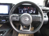運転が楽しくなる明るく開放的な運転席まわりです。