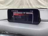 Apple Carplay・Android Auto対応!マツダ コネクト(コマンダーコントロール)でスマートフォンを操作して、通話、音楽を聴いたり、マップで目的地を調べることができます。