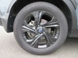 タイヤサイズは、225/60R17です。(右後ろ)