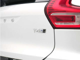 【T4 AWD】ごく低回転から発生されるゆとりあるパワーが、路面状況を問わない扱いやすさの源です。