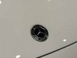 メルセデス・ベンツの定める厳しい基準をクリアしたお車のみをご案内させていただきます。納車前整備はメーカー規定に基づき100項目以上にも及ぶ点検を熟練のメカニックによって行いご納車させていただきます。