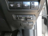 ETC車載器付きです。高速道路の料金所もスムーズに通過できます。※セットアップ費用は別途必要です。