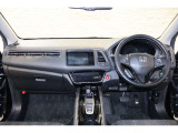 操作性に優れた運転席となります!小物入れや各ボタンの配置にこだわり、使いやすいです!座り心地もよく視認性も良好なのでロングドライブもお任せ下さい!