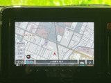 道路や施設の位置を地図上で確認でき、現在地周辺の把握に役立ちます。縮尺やメニュー表示も見やすく、目的地までのルートを確認したいときに活用できます。