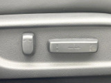 【パワーシート】スイッチ一つで簡単にシートの微調整が可能!電動だから力もいりません!快適なシートポジションにセットして、快適なドライブをお楽しみください。