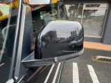 デザイン性だけでなく、ドライバーの巻き込み防止など安全運転をサポート致します!周囲からの視認性にも優れていて安心です!