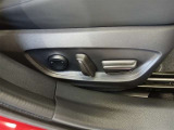 パワーシート搭載。微妙な調整が手軽にでき、ピッタリなポジションで運転することが可能です。